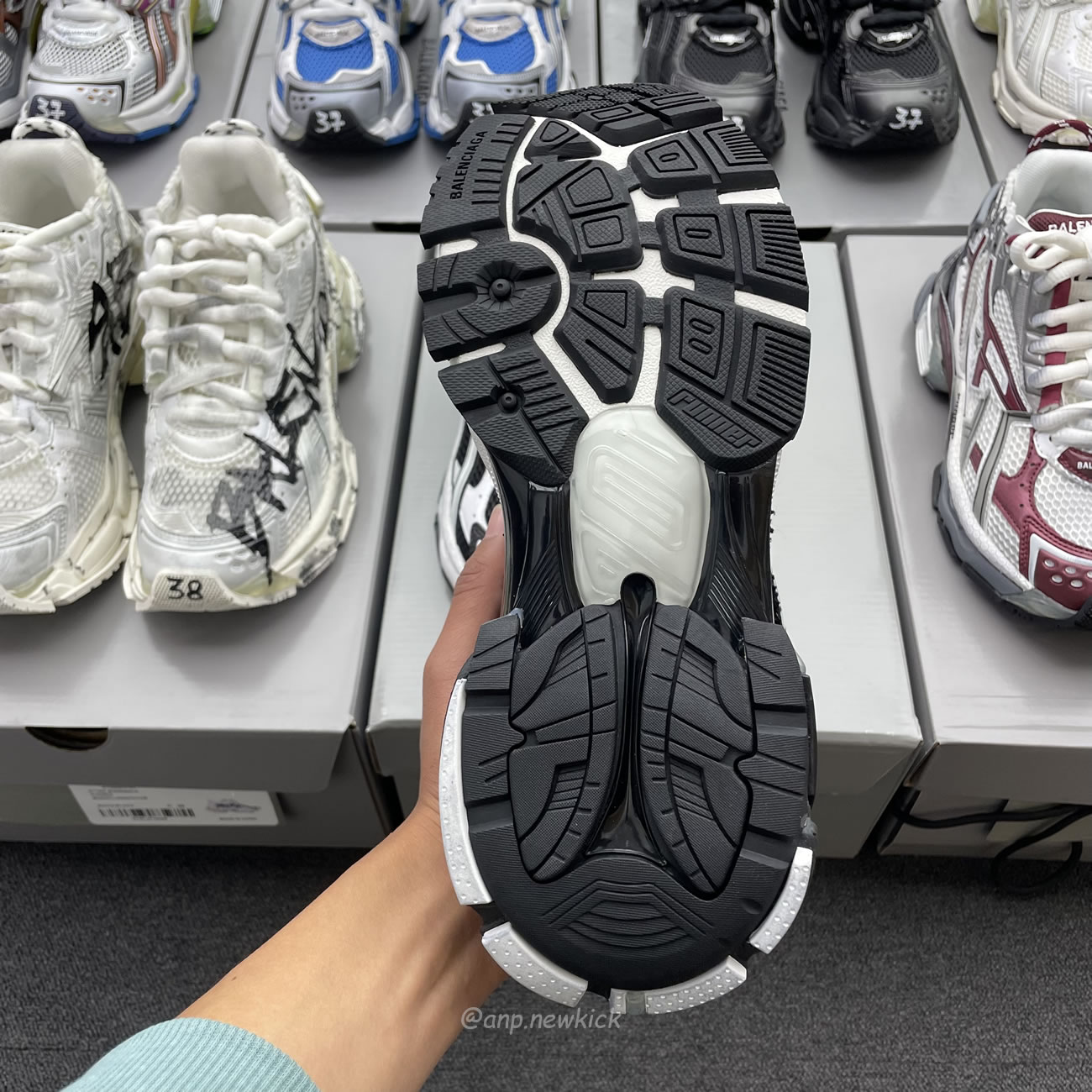 Balenciaga Runner White Grey Silver Black Blue Multicolor Burgundy (7) - www.newkick.vip